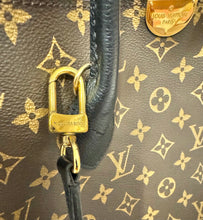 Load image into Gallery viewer, PRELOVED Louis Vuitton Monogram Flandrin
