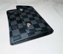 Load image into Gallery viewer, PRELOVED Louis Vuitton Damier Graphite Compact Modulable Wallet
