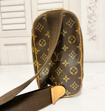 Load image into Gallery viewer, PRELOVED Louis Vuitton Monogram Pochette Gange
