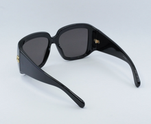 Load image into Gallery viewer, BRAND NEW Gucci Sunglasses GG1402S001
