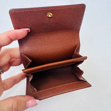 Load image into Gallery viewer, Louis Vuitton Monogram Ludlow Wallet
