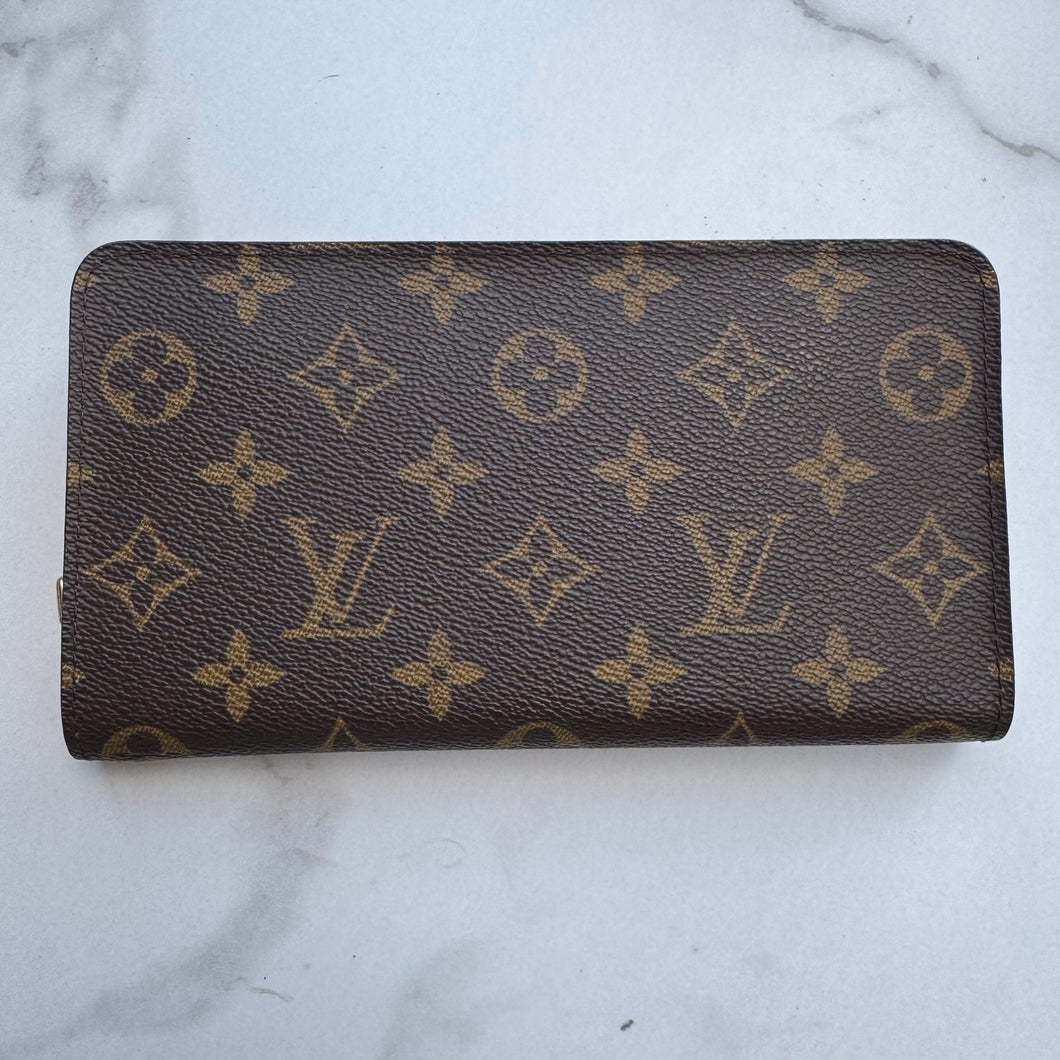 Louis Vuitton Monogram Zippy Wallet