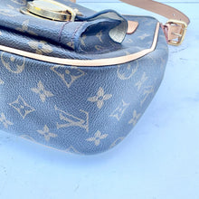 Load image into Gallery viewer, Louis Vuitton Monogram Hudson GM
