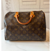 Load image into Gallery viewer, Louis Vuitton 2002 Monogram Speedy 30

