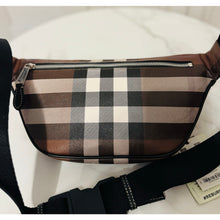 Load image into Gallery viewer, BRAND NEW Burberry Cason Bumbag
