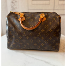 Load image into Gallery viewer, Louis Vuitton 2002 Monogram Speedy 30

