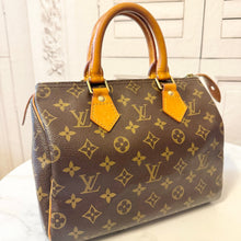 Load image into Gallery viewer, Louis Vuitton SP0996 Monogram Speedy 25
