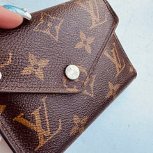 Load image into Gallery viewer, Louis Vuitton Monogram Victorine Wallet
