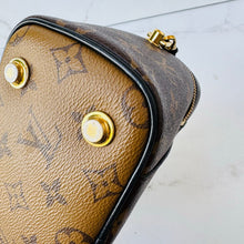Load image into Gallery viewer, Louis Vuitton Reverse Monogram Vanity PM
