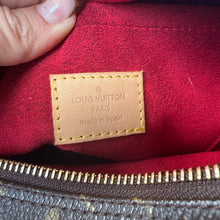 Load image into Gallery viewer, Louis Vuitton Monogram Croissant GM
