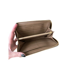 Load image into Gallery viewer, 🎁Black Friday Special🎁BRAND NEW Burberry Wallet
