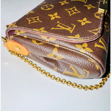 Load image into Gallery viewer, Louis Vuitton Monogram Favorite PM
