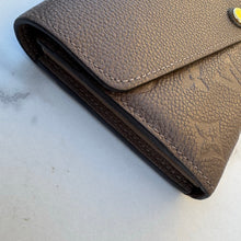 Load image into Gallery viewer, Louis Vuitton Empreinte Sarah Wallet NM Tourterelle
