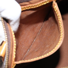 Load image into Gallery viewer, Louis Vuitton Monogram Speedy 25
