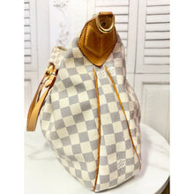 Load image into Gallery viewer, Louis Vuitton Damier Azur Evora MM
