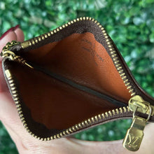 Load image into Gallery viewer, Louis Vuitton Monogram Key Pouch SD0241
