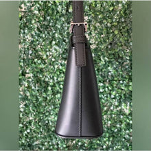 Load image into Gallery viewer, Burberry Black Leather Shoulder Bag
