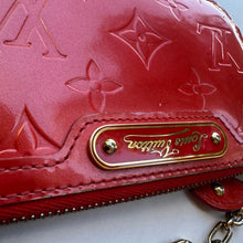 Load image into Gallery viewer, Louis Vuitton Vernis Monogram Card Case Orange Sunset CA4088
