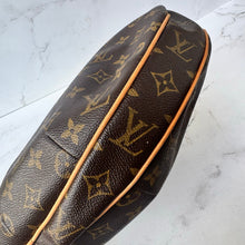 Load image into Gallery viewer, Louis Vuitton Monogram Croissant GM
