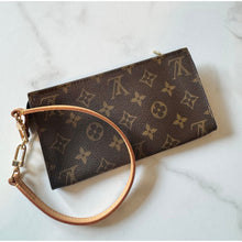 Load image into Gallery viewer, Louis Vuitton Monogram Bucket GM Pouch
