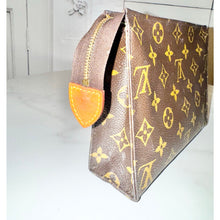 Load image into Gallery viewer, Louis Vuitton Toiletry Pouch 19 SL0928
