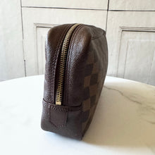 Load image into Gallery viewer, Louis Vuitton Damier Ebene Trousse Toilette 23 CA0046
