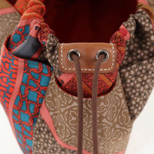 Load image into Gallery viewer, HERMES Silk Barenia Carre en Cravates Fourbi 25
