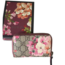 Load image into Gallery viewer, Gucci Supreme Blooms Compact Zippy Wallet
