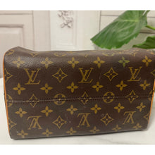 Load image into Gallery viewer, Louis Vuitton Monogram Trousse Patte Pression Cosmetic Bag
