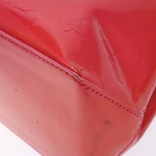Load image into Gallery viewer, Louis Vuitton Vernis Wilshire PM Rosepop
