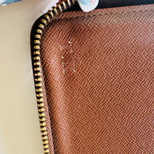 Load image into Gallery viewer, Louis Vuitton Monogram Zippy Organizer Wallet
