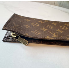 Load image into Gallery viewer, Louis Vuitton Monogram Bucket GM Pouch
