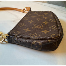 Load image into Gallery viewer, Louis Vuitton Monogram Petit Bucket Pouch

