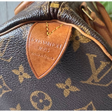 Load image into Gallery viewer, Louis Vuitton Monogram Speedy 30
