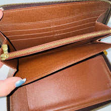 Load image into Gallery viewer, Louis Vuitton Monogram Zippy Organizer Wallet
