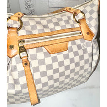 Load image into Gallery viewer, Louis Vuitton Damier Azur Evora MM
