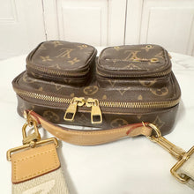 Load image into Gallery viewer, 🎁Black Friday Special🎁Louis Vuitton Monogram Utility Crossbody
