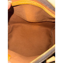 Load image into Gallery viewer, Louis Vuitton Monogram Speedy 25
