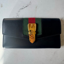 Load image into Gallery viewer, Gucci Sylvie Continental Wallet
