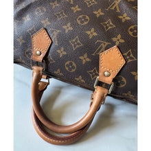 Load image into Gallery viewer, Louis Vuitton Monogram Speedy 30
