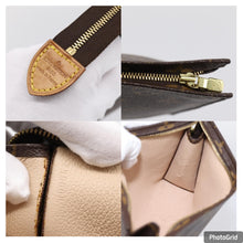 Load image into Gallery viewer, Louis Vuitton Toiletry Pouch 19
