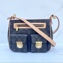 Load image into Gallery viewer, Louis Vuitton Monogram Hudson GM
