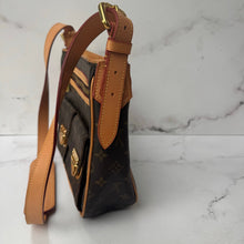 Load image into Gallery viewer, Louis Vuitton Monogram Hudson GM
