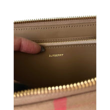 Load image into Gallery viewer, 🎁Black Friday Special🎁BRAND NEW Burberry Wallet
