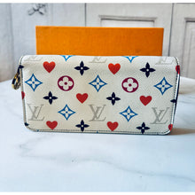 Load image into Gallery viewer, Louis Vuitton Game On Zippy Wallet
