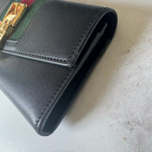 Load image into Gallery viewer, Gucci Sylvie Continental Wallet
