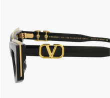 Load image into Gallery viewer, BRAND NEW Valentino 55mm Cateye Sunglasses with Crossbody Case
