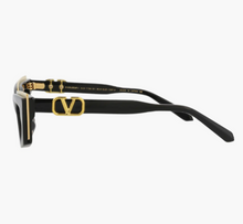 Load image into Gallery viewer, BRAND NEW Valentino 55mm Cateye Sunglasses with Crossbody Case
